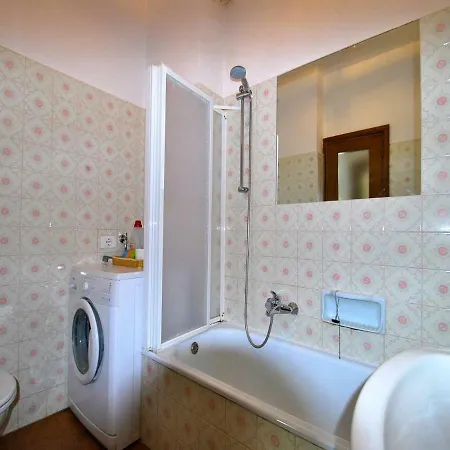 Mandorlo Apartment *