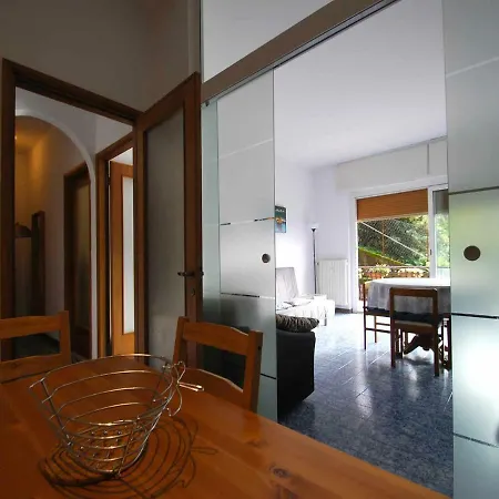 Mandorlo Apartment *